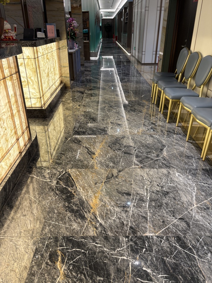 云多拉灰石材在高端空间的应用