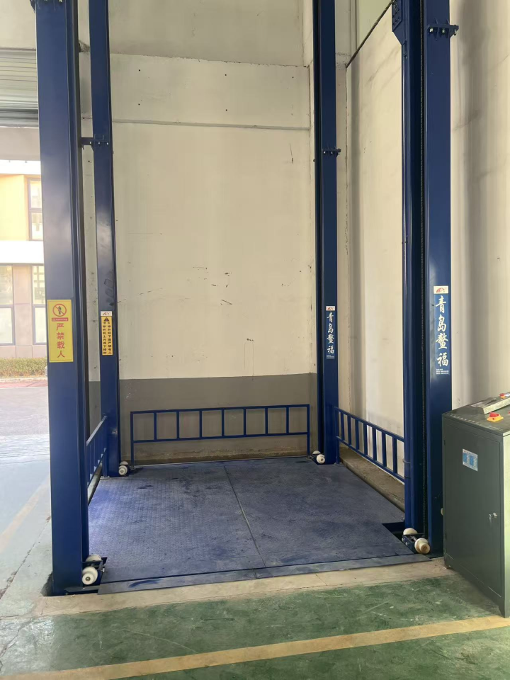 货梯应用场景示意图