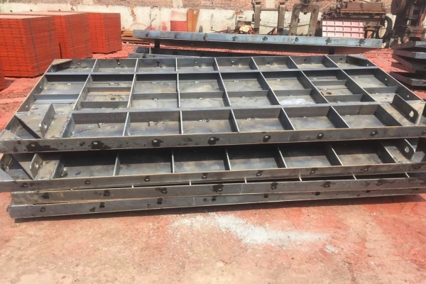 现代化钢模板生产车间