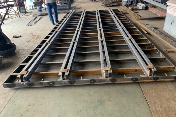 现代化钢模板生产车间