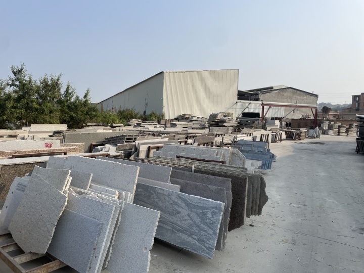 先进设备加工现场