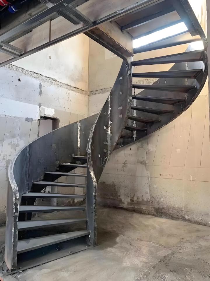 钢结构施工现场