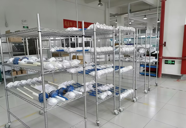 双金属温度计生产车间