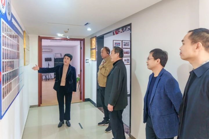 图片说明