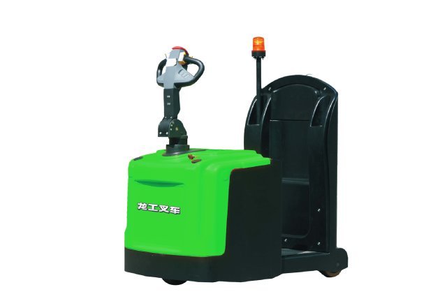 现代化牵引车生产车间