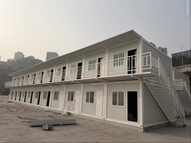 专业团队进行住人集装箱出租安装