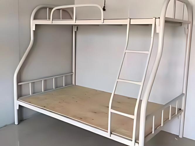 铁床批发送货上门现场