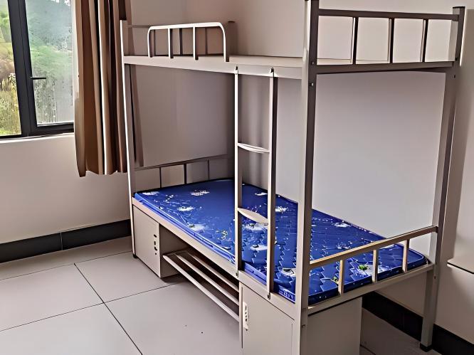 宿舍铁床回收现场