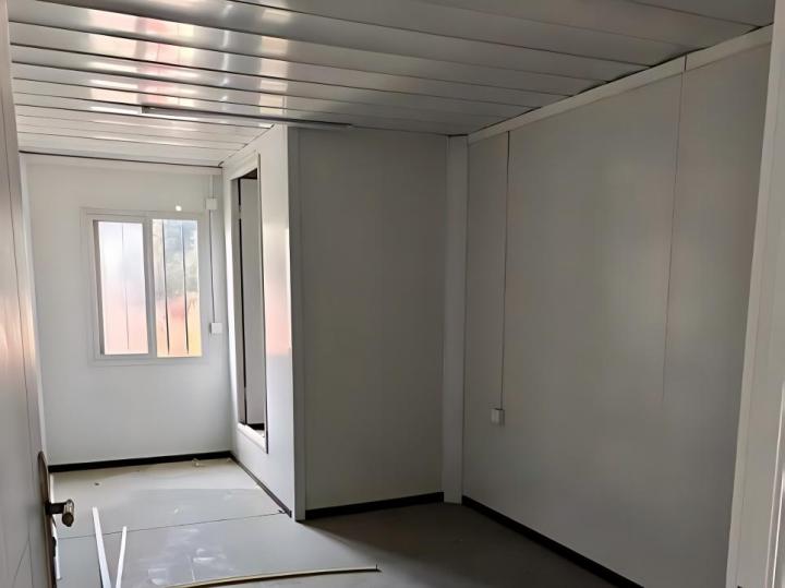 住人集装箱内部设施齐全