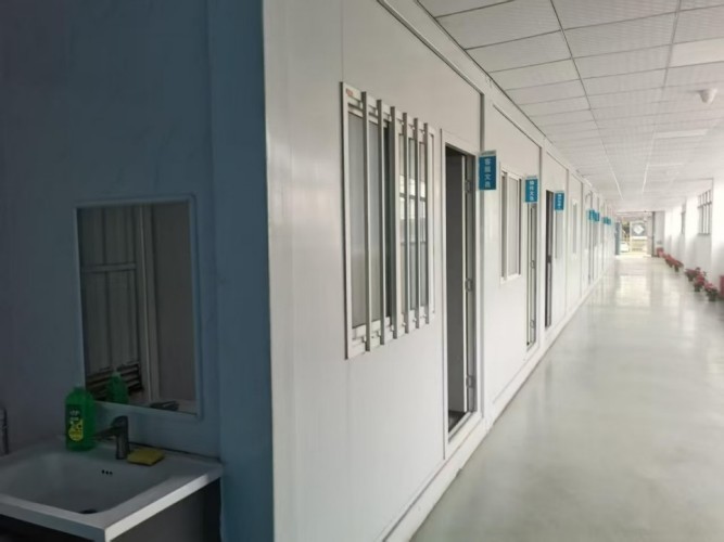 重庆全新住人集装箱现货堆场实拍