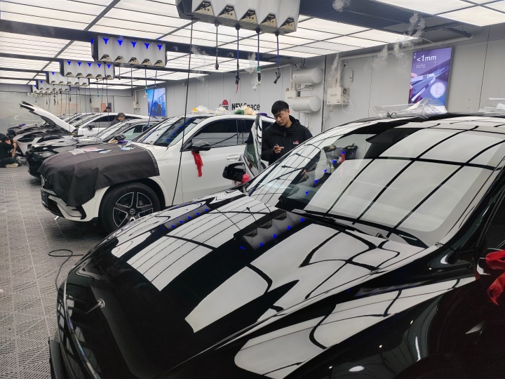 汽车贴膜完工效果展示