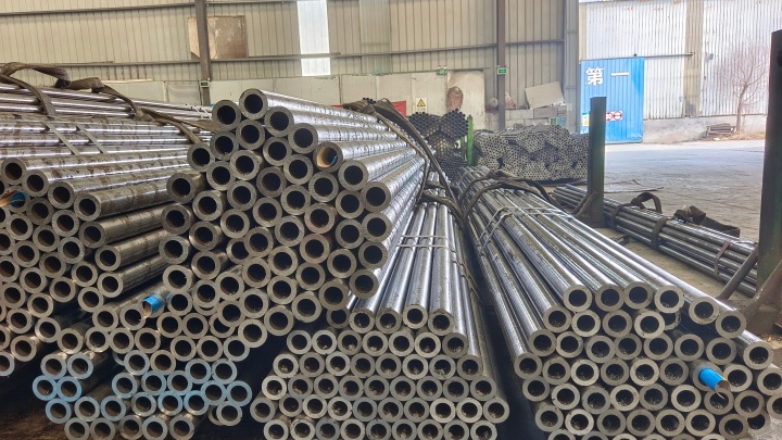 Q345B无缝钢管产品细节