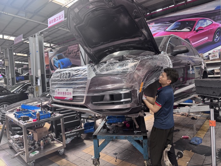 现代化维修车间实景