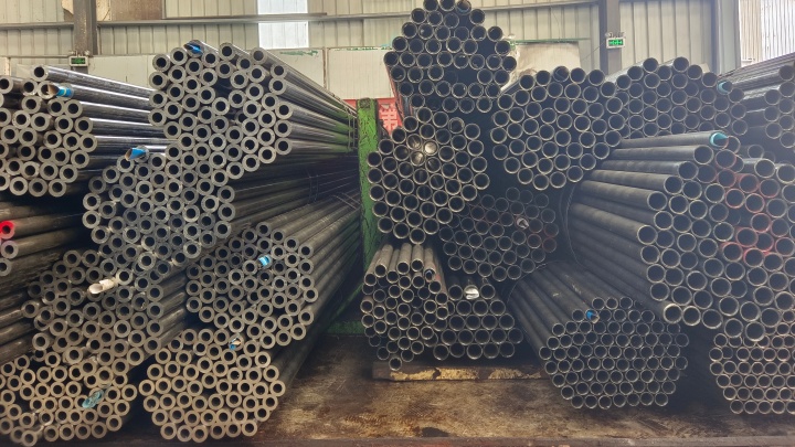 不同规格35#无缝钢管展示