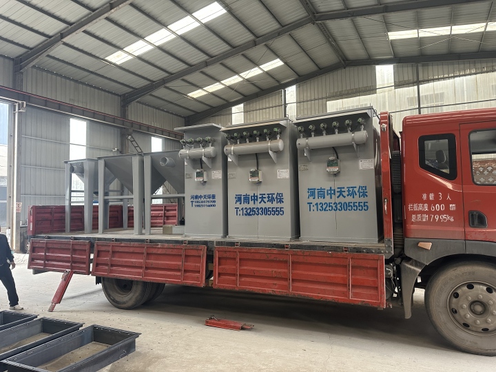 现代化环保设备生产车间