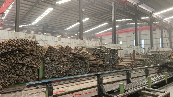 利贞物资产品堆场与发货场景