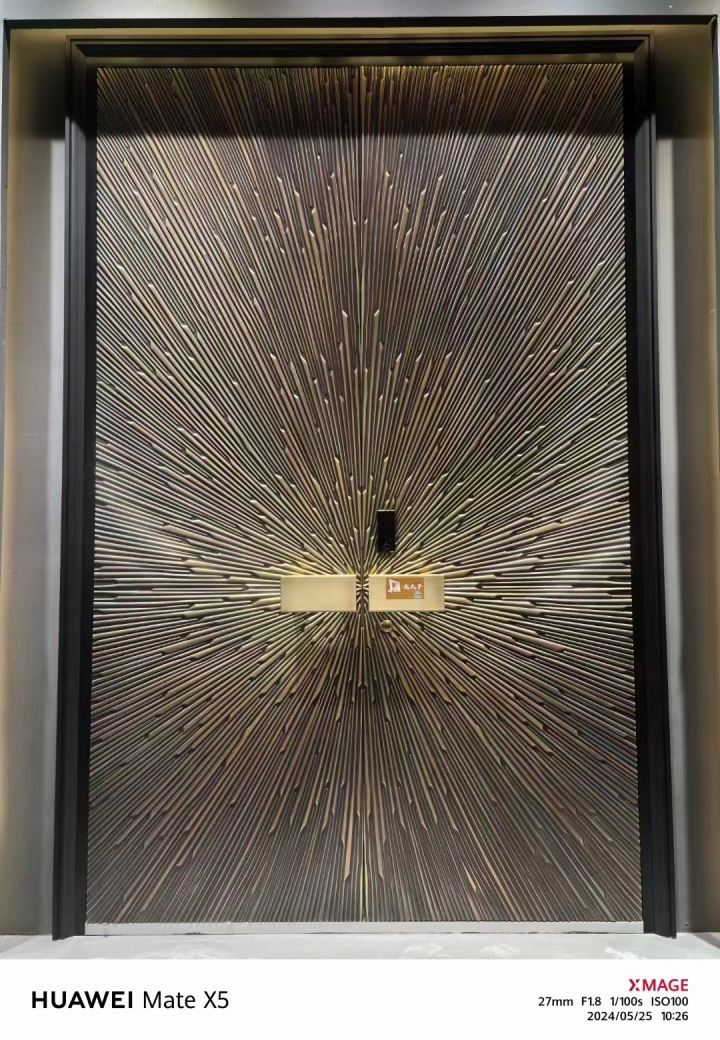 现代简约铜门案例
