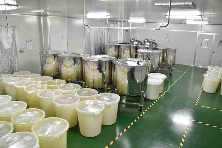 现代化化妆品OEM代加工生产车间