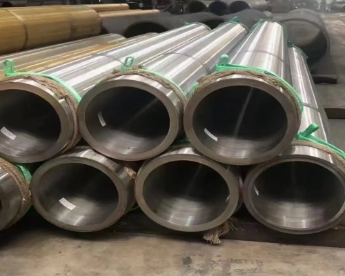 合金管产品展示与仓储