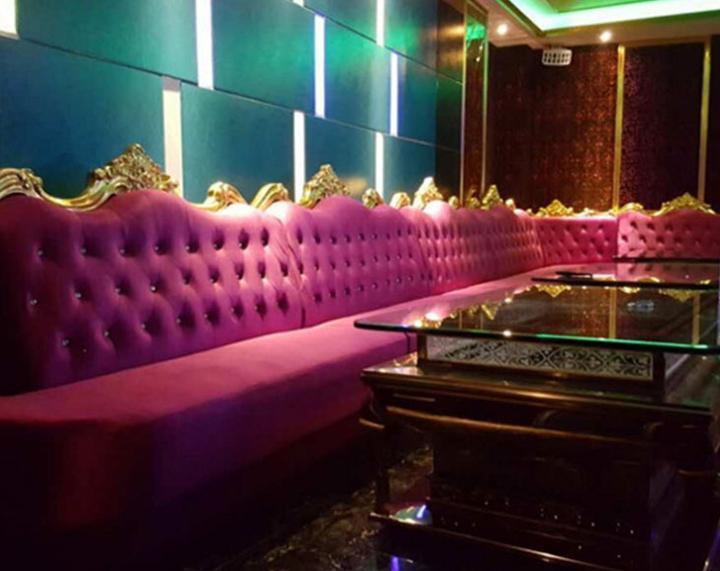 沙发翻新工作现场