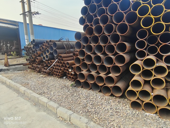 无缝钢管仓库实景展示