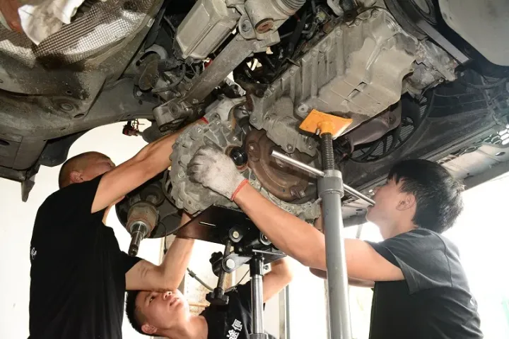 变速箱散热系统检查