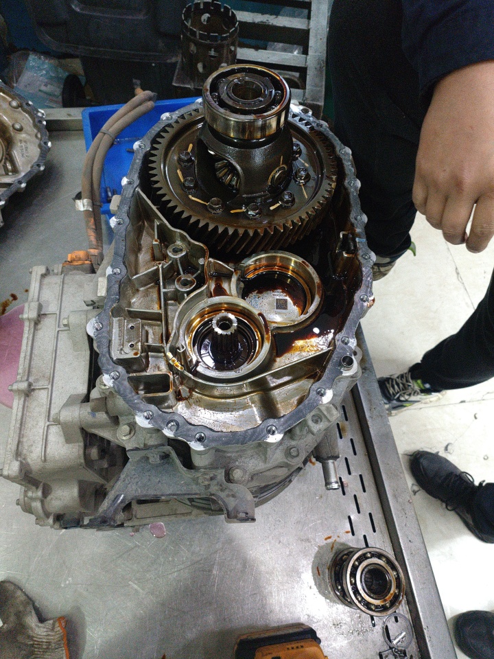 精细化的零件清洁与检查流程