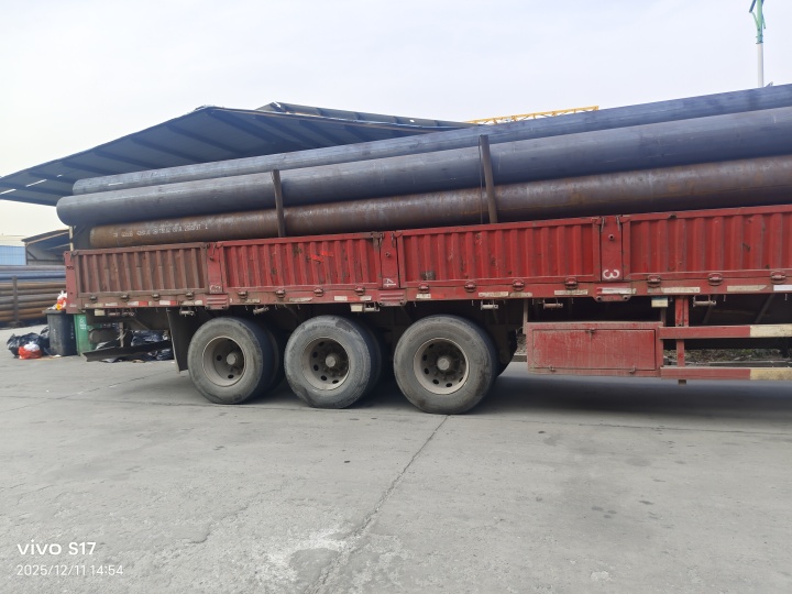 无缝钢管成品货架堆垛展示