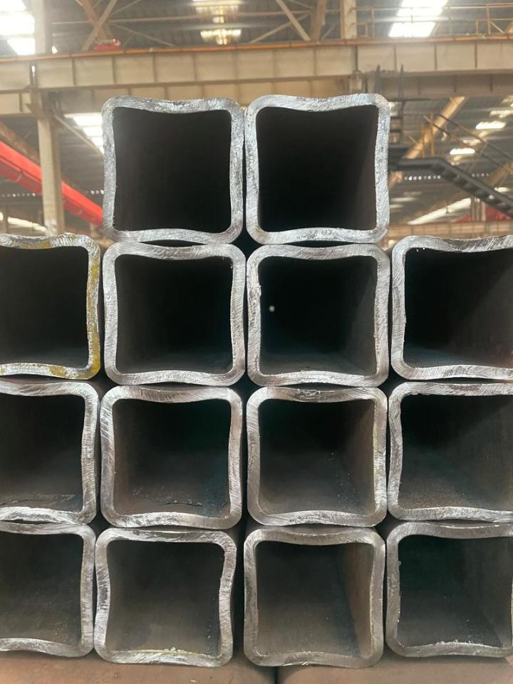 方管生产车间实景