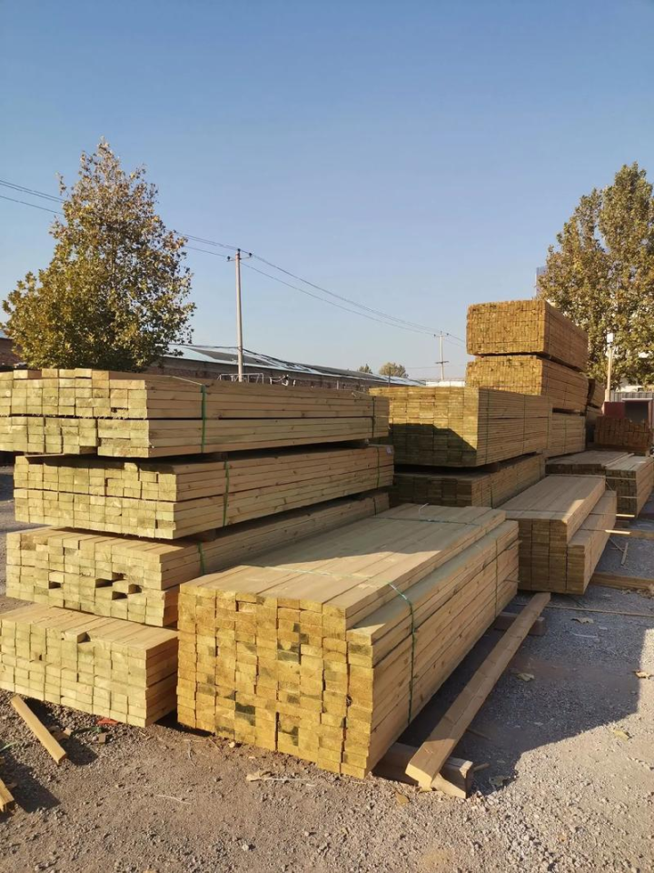 防腐木加工车间实景