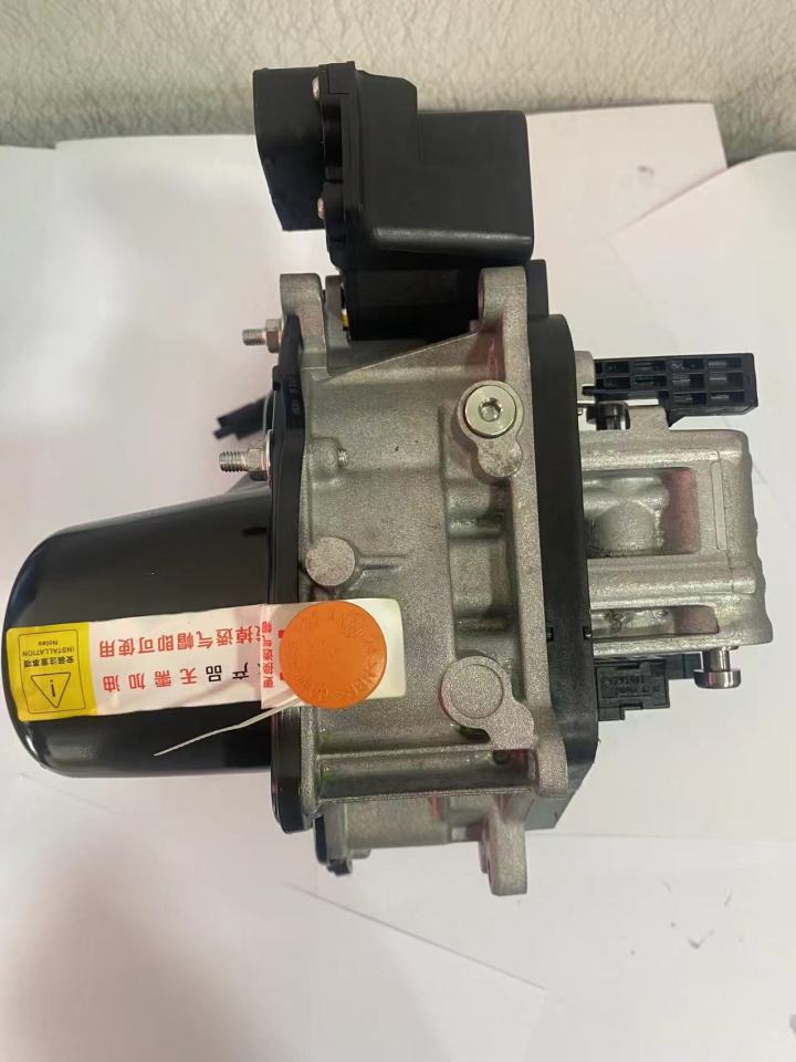 变速箱拆解维修现场