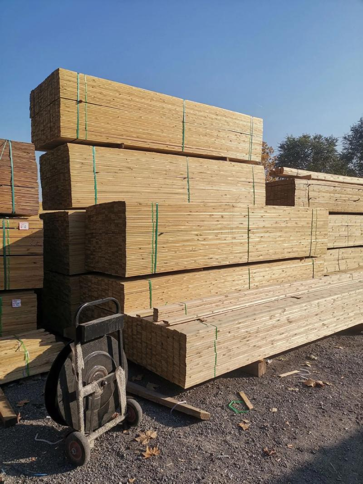 防腐木生产工艺展示