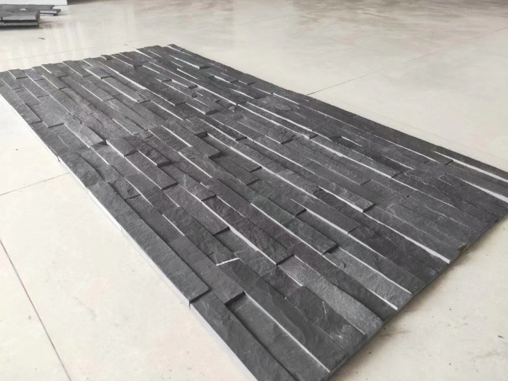 青石板地面铺装近景