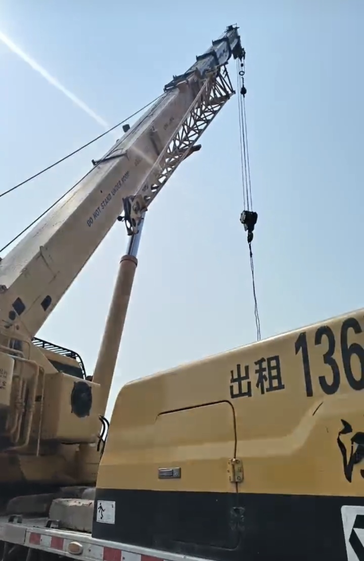 大型吊装工程现场