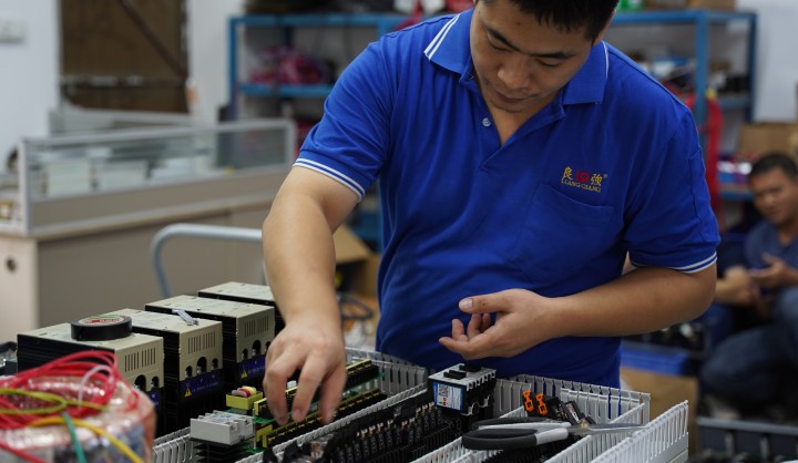 鞋机智能化生产线