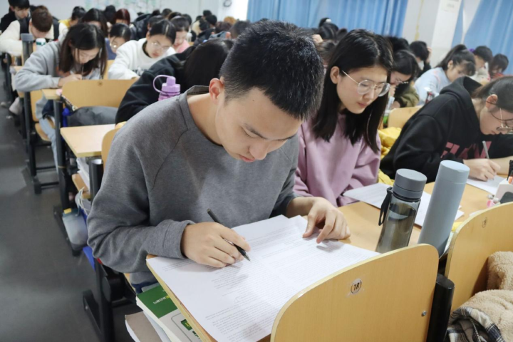 烟台高新区百大文化培训学校有限公司教学场景图