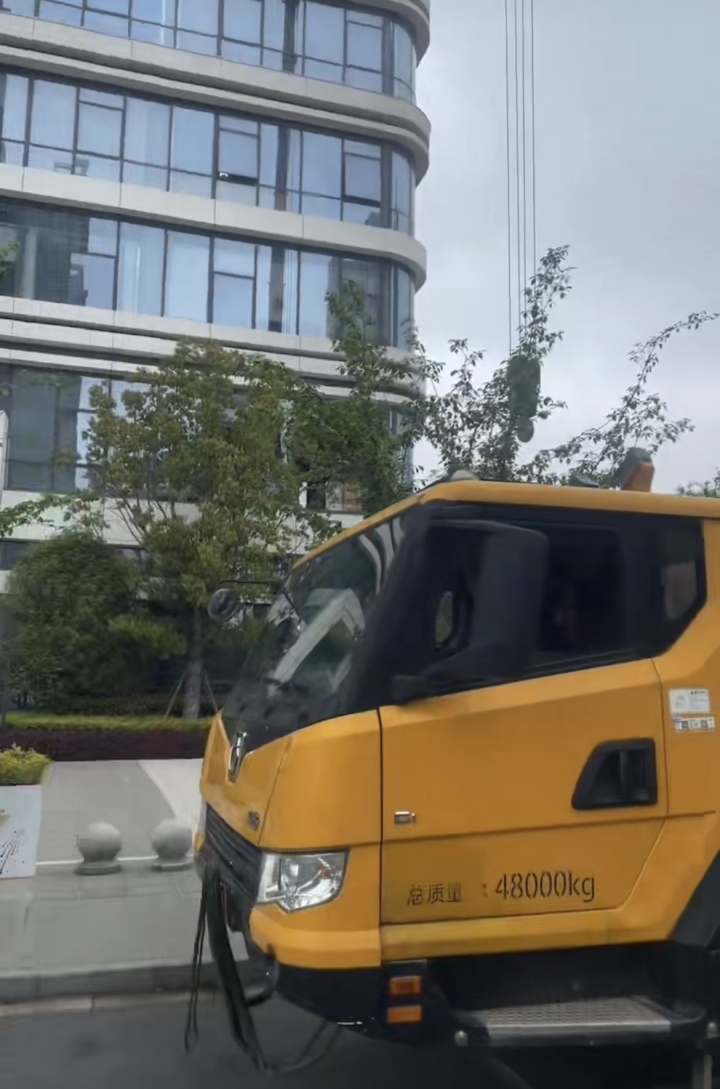 吊车租赁现场作业实拍