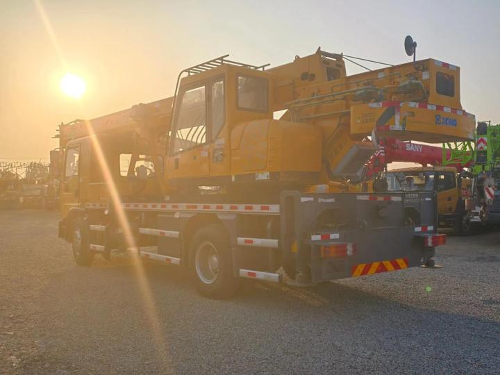 大型钢结构构件精准吊装