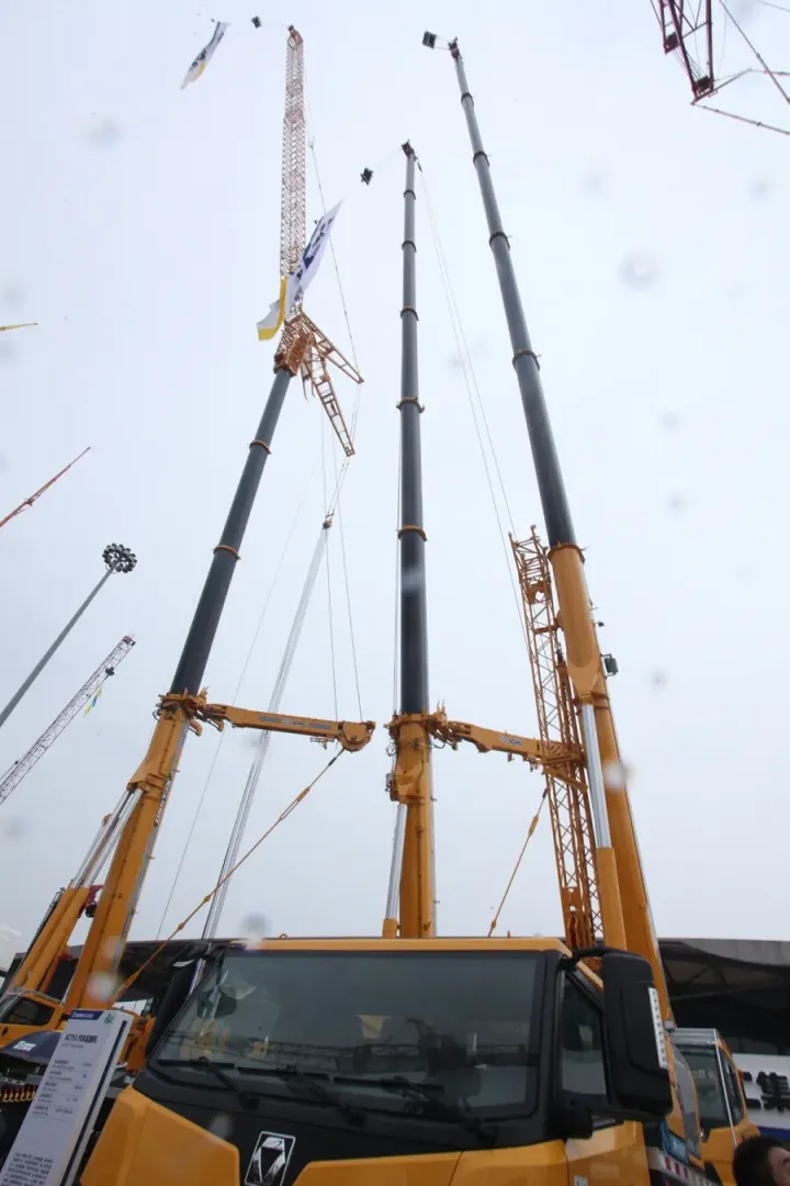 起重吊装施工现场