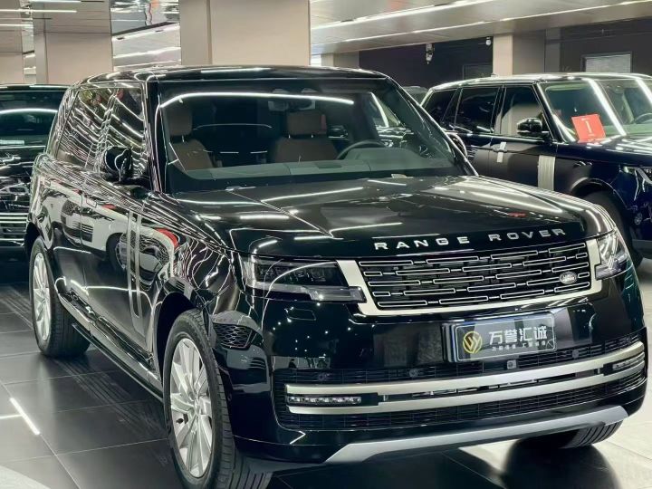 二手路虎揽胜行政展厅实拍