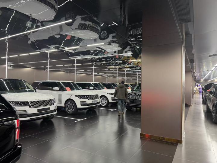 二手路虎揽胜行政实拍细节