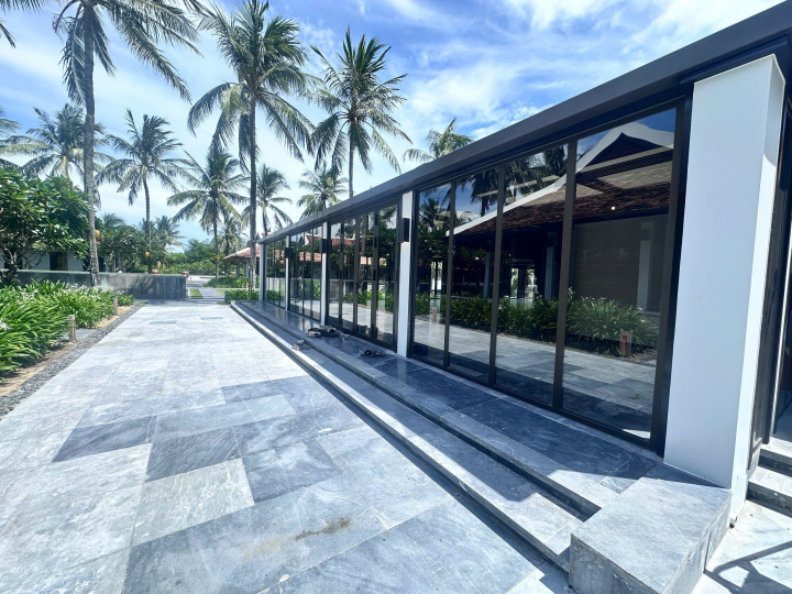 铝合金门窗配件生产场景