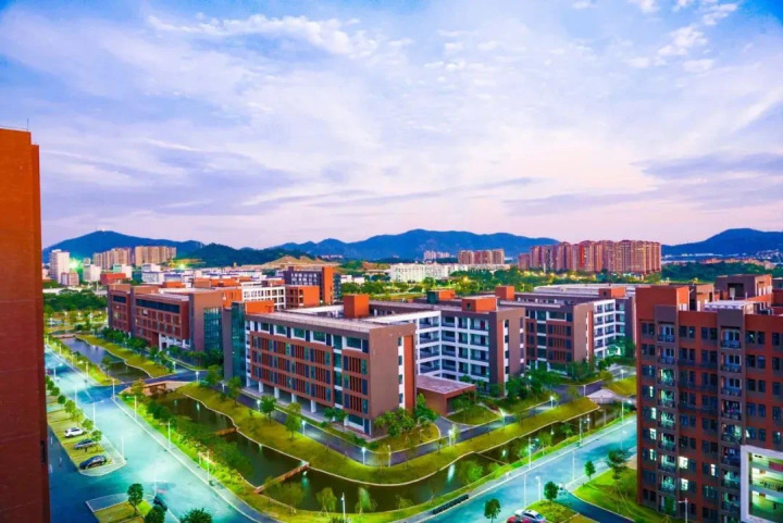 校园环境与实训设施