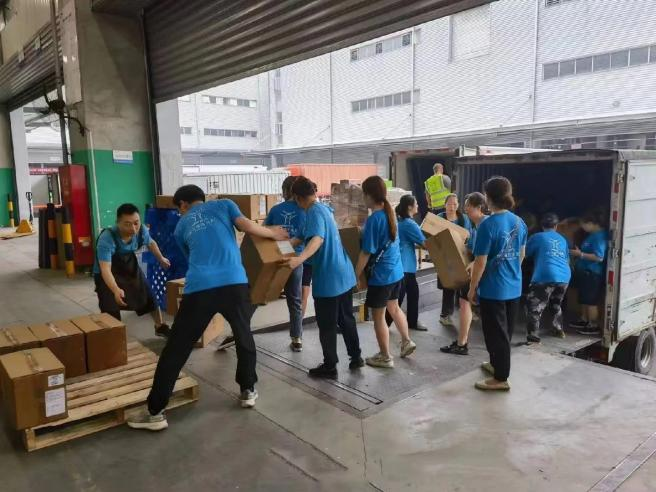 王老五坚果脆与狗屎糖系列