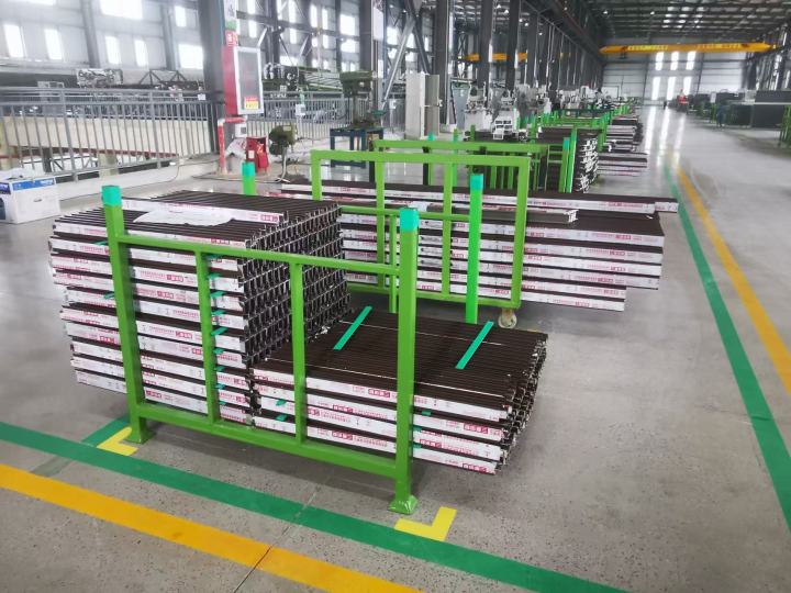 平开窗生产车间实景