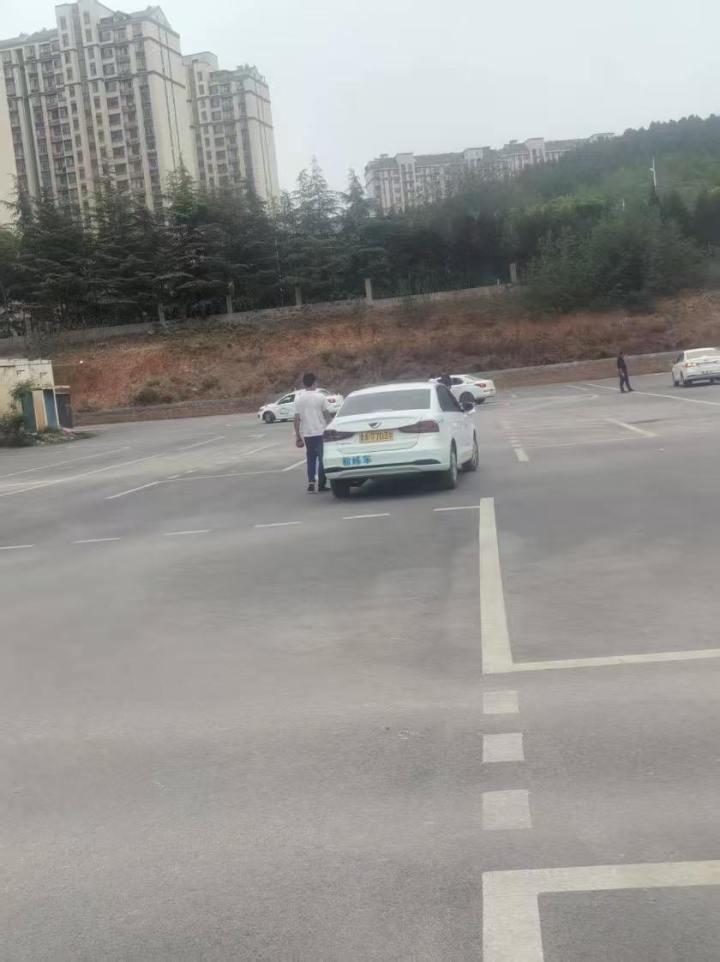 场地与车辆实景