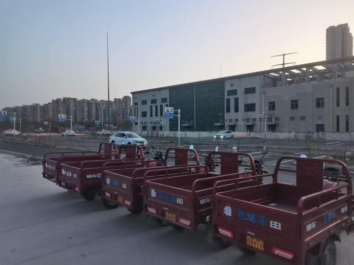 学员成功拿证合影