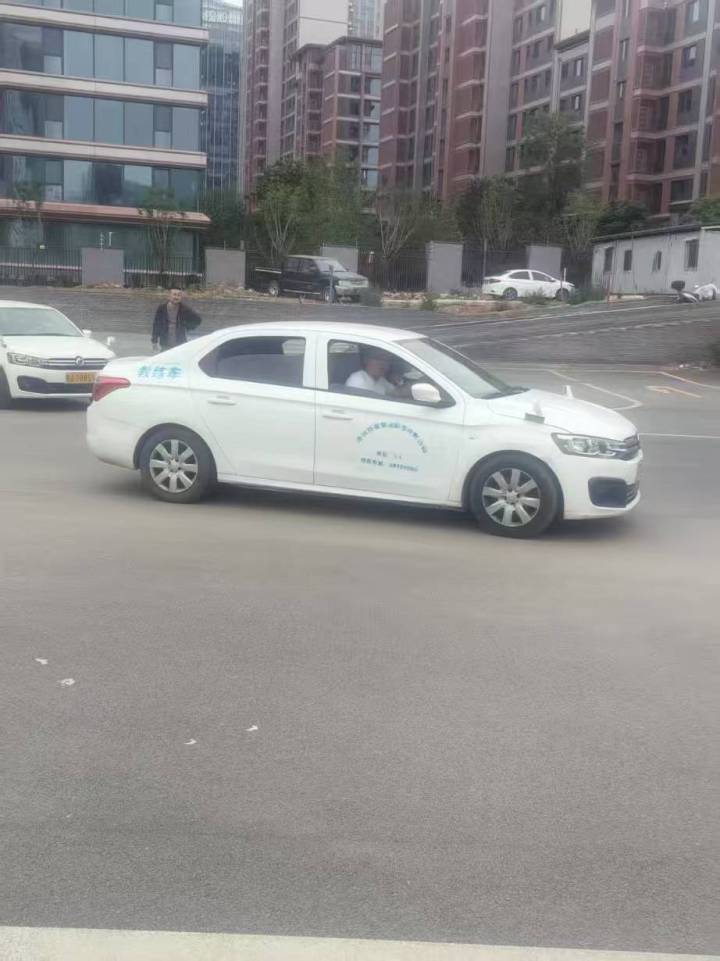 教练耐心教学