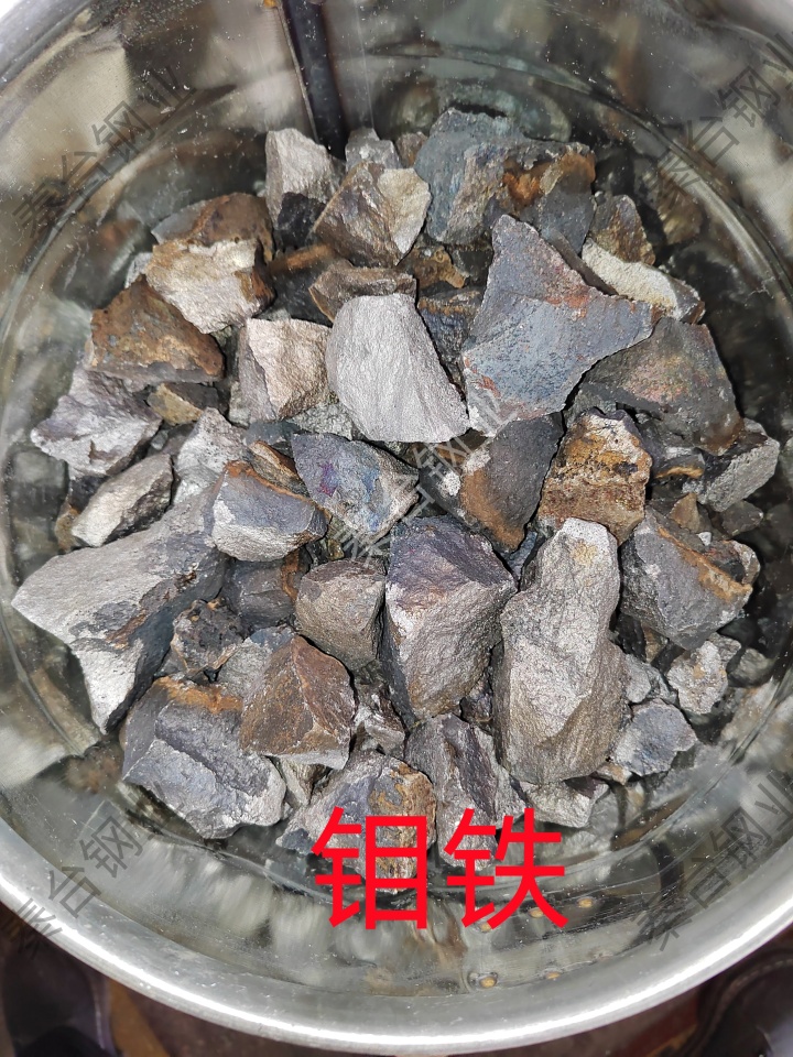 工厂生产与质检现场