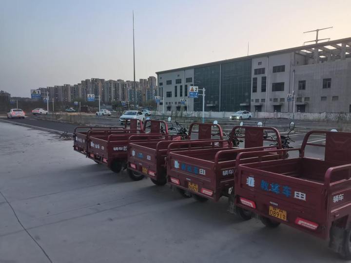 学员赠送锦旗实拍